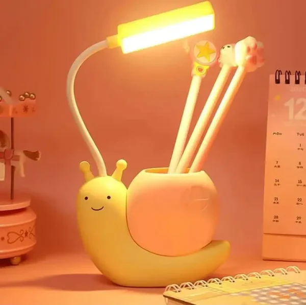 Snail LED desk lamp